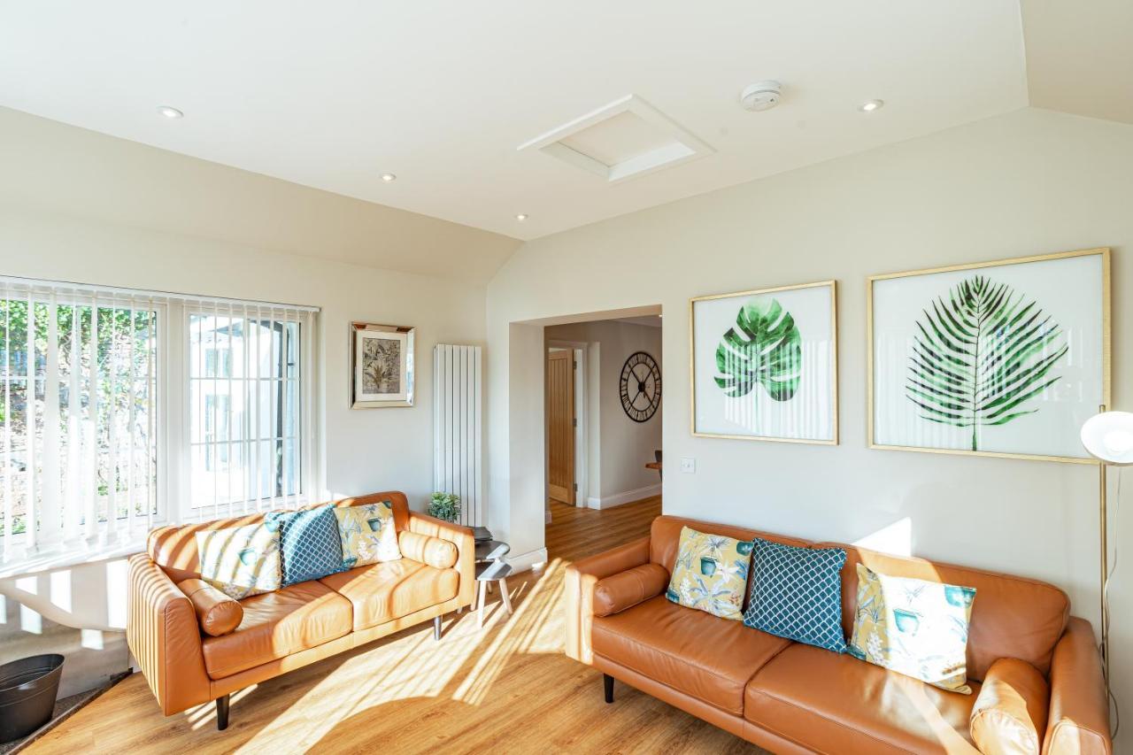 Sparrowhawk Cottage With Hot Tub ニュートン・スチュワート エクステリア 写真