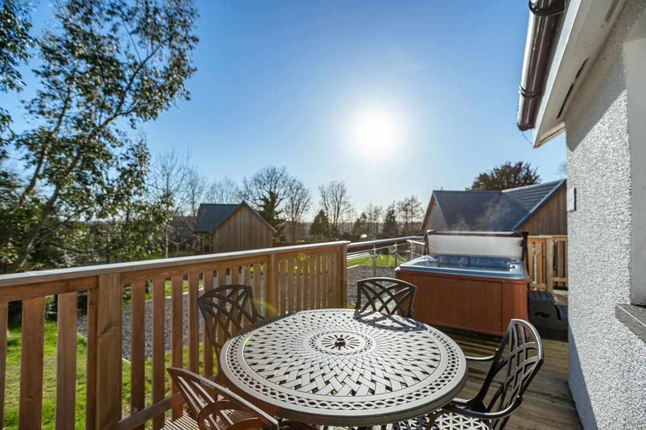 Sparrowhawk Cottage With Hot Tub ニュートン・スチュワート エクステリア 写真