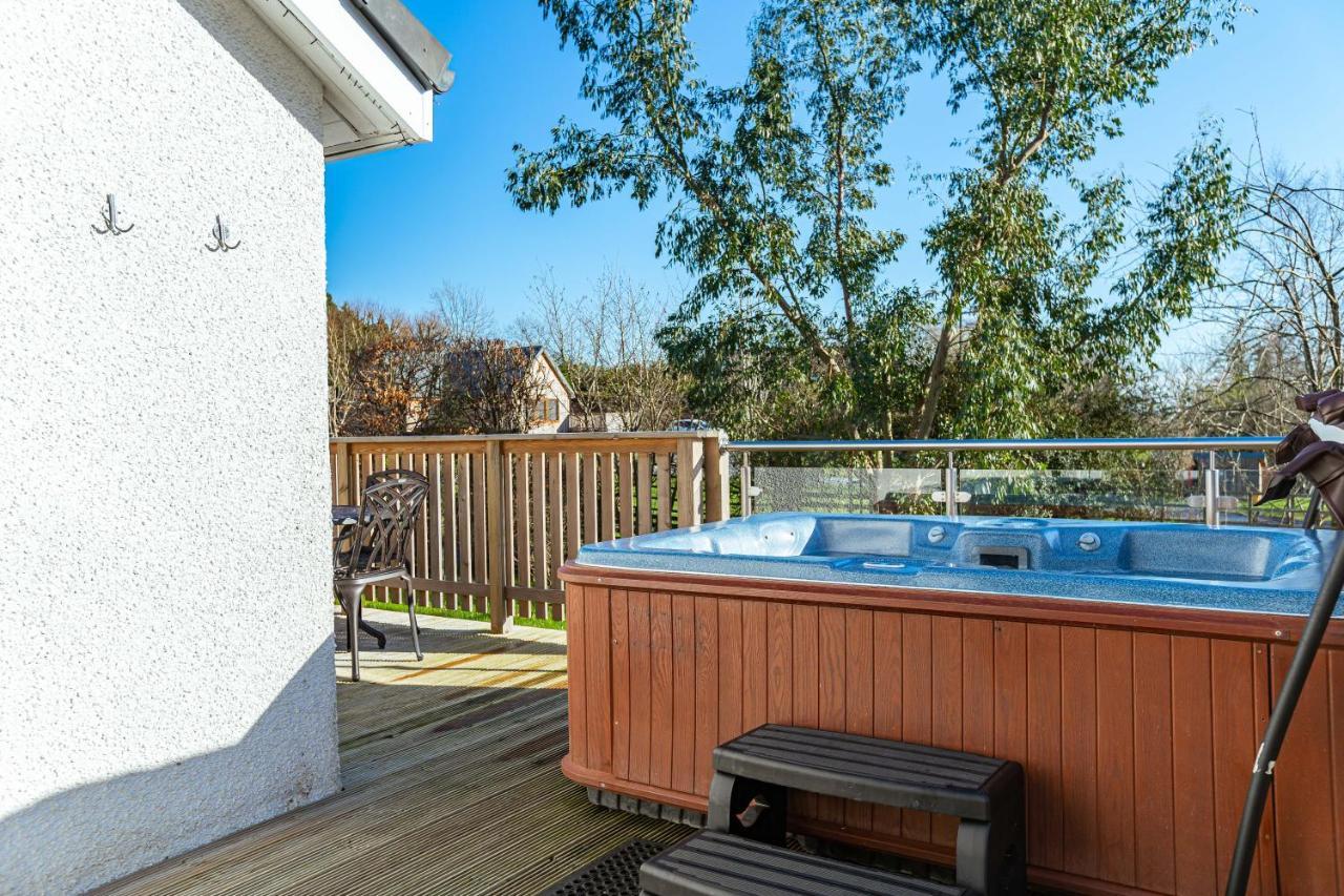 Sparrowhawk Cottage With Hot Tub ニュートン・スチュワート エクステリア 写真