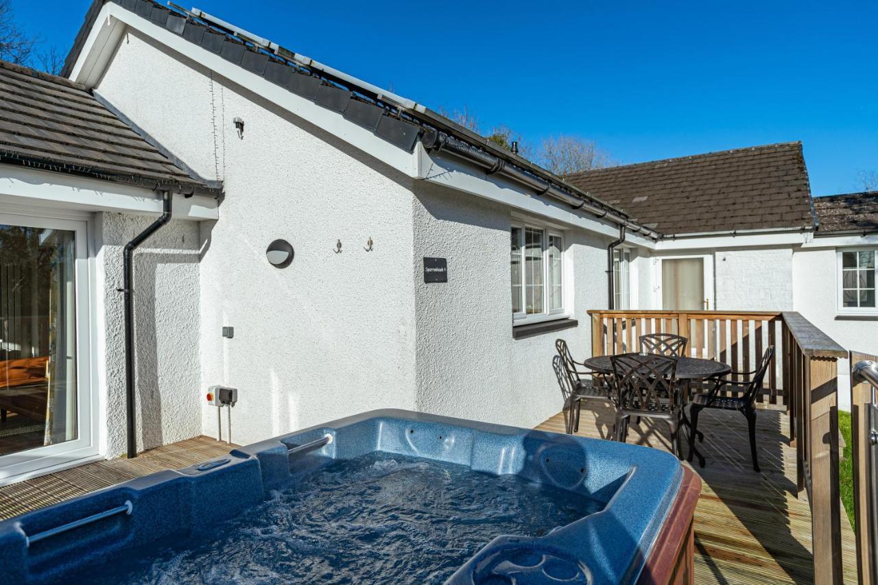 Sparrowhawk Cottage With Hot Tub ニュートン・スチュワート エクステリア 写真