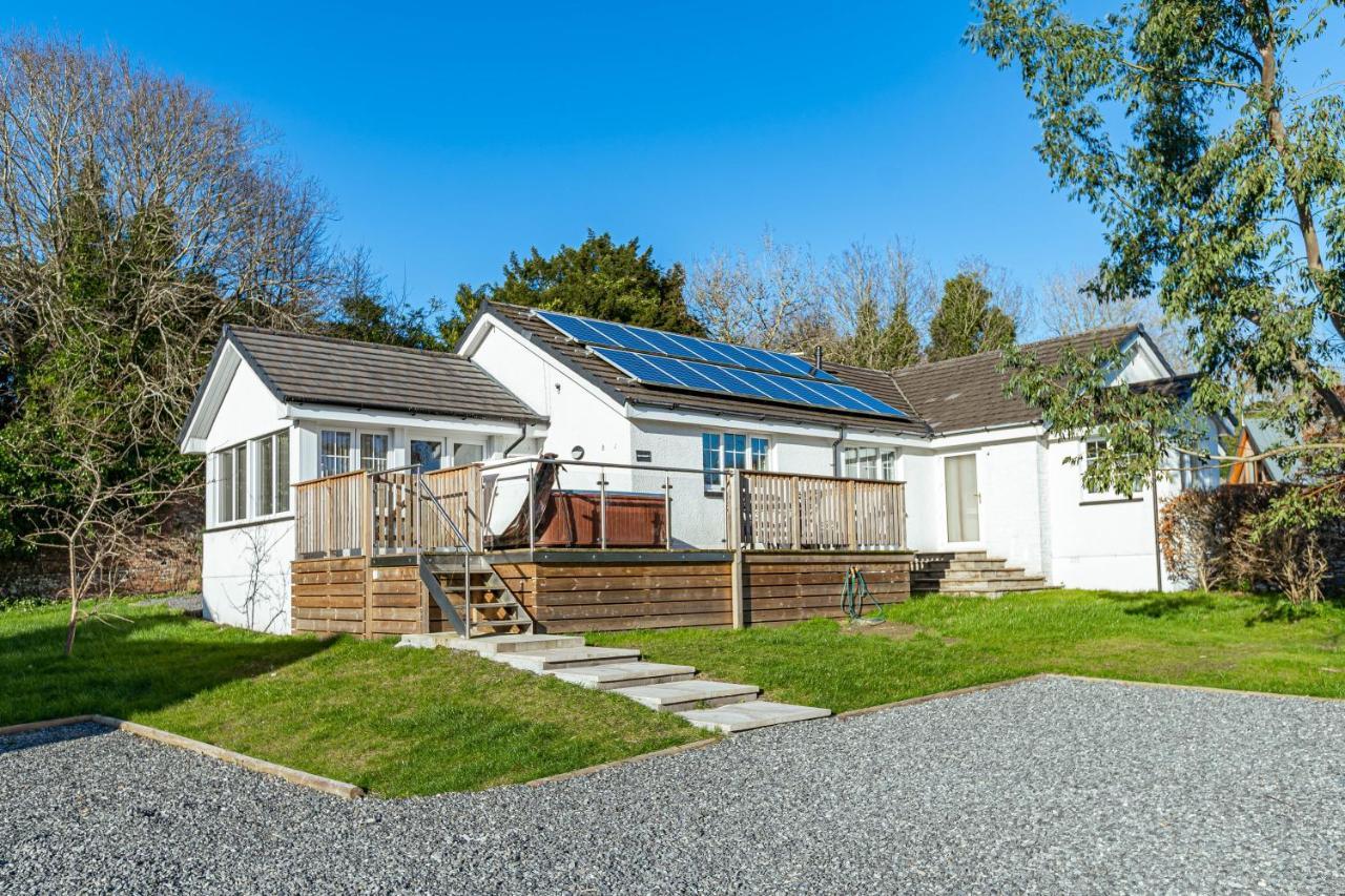 Sparrowhawk Cottage With Hot Tub ニュートン・スチュワート エクステリア 写真